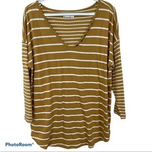 🥑5/$25 Maurices V-Neck mustard yellow striped top 0X